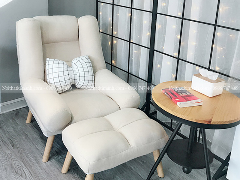 Với các mẫu bàn ghế phòng ngủ năm 2024, bạn có thể tạo ra không gian nghỉ ngơi tiện lợi và đẹp mắt. Những chiếc bàn thông minh được trang bị đặc tính đa năng, giúp bạn sắp xếp đồ dùng chỉ với một cú click. Ghế ngồi êm ái và dễ chịu, đảm bảo giấc ngủ ngon cho bạn sau một ngày vất vả.