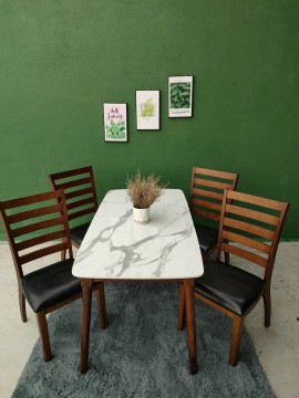 Bộ bàn 4 ghế gỗ và bàn mặt đá giá rẻ cho chung cư tại Thuận An Bình Dương